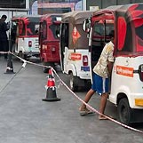 給油待ちの行列